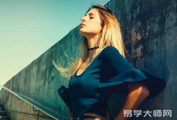 手相解析：女人手相事业线深长代表什么